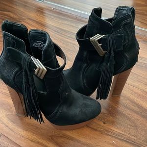 Boutique 9 BTFULLON black suede booties Sz 7.5